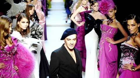 Met Gala 2027: Інститут костюма вшановує Джона Гальяно ретроспективою
