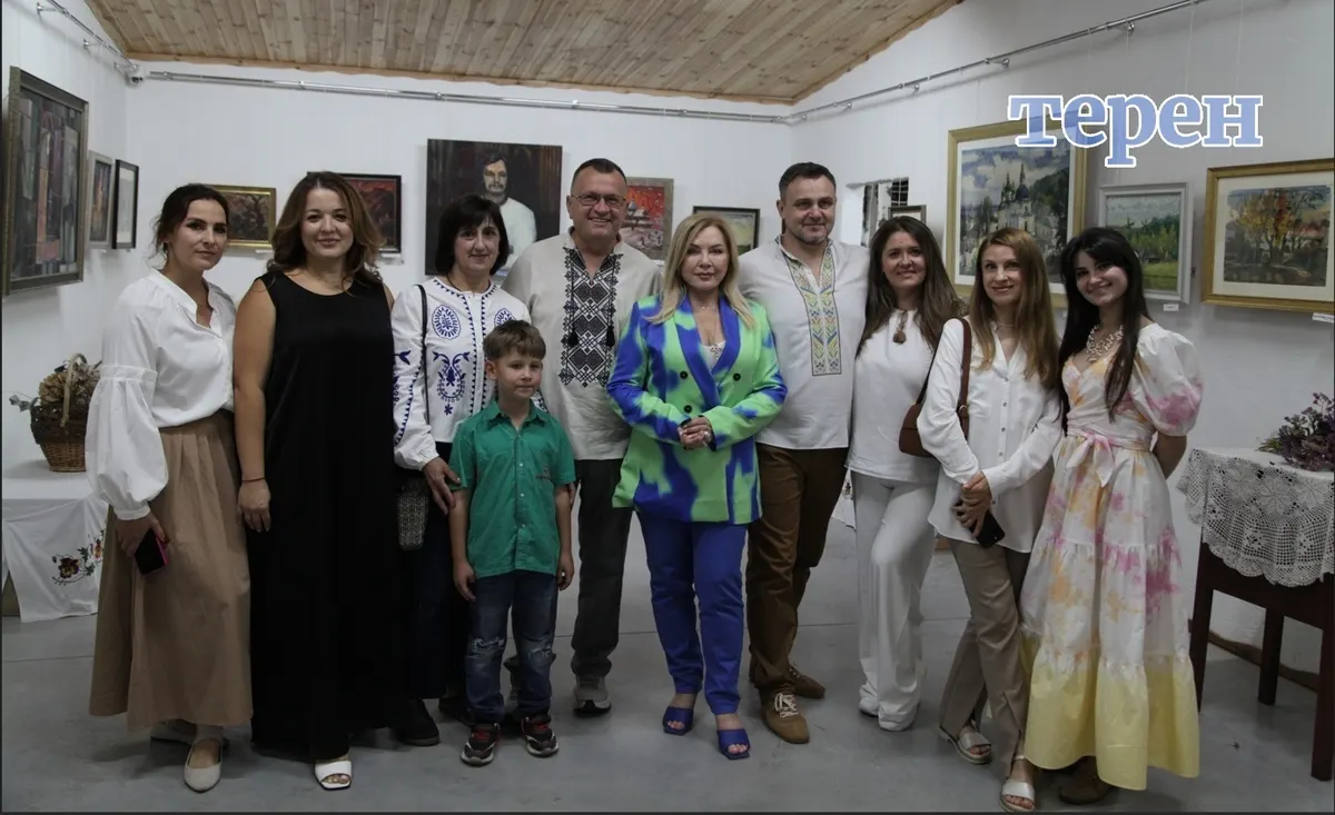 Картини, подаровані Ігорю Білозіру, вирушили у мандрівку Україною