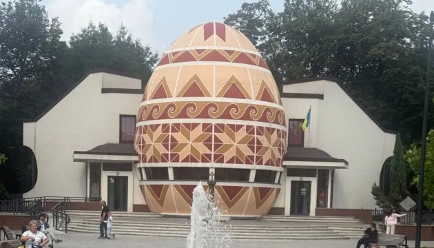 700 писанок вирушать у подорож Україною: на Прикарпатті готують пересувну виставку