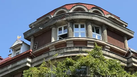 Пінопласт на Театральній: як в Ужгороді ладнають з історичними фасадами