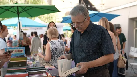 У Одесі стартував літературний фестиваль PORT: камені, книги і кримські смаколик