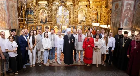 12 українських ікон вирушають у світ як голос України