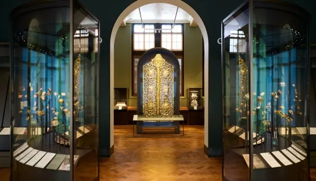 Сакральні скарби Києва показали в Лондоні: виставка у V&A триватиме до 2027 року