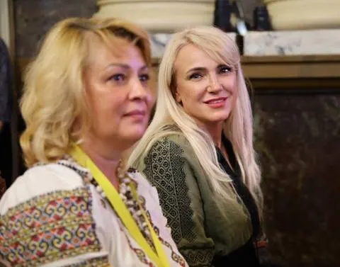 Культурна чиновниця Львівщини отримала 69 тисяч за серпень
