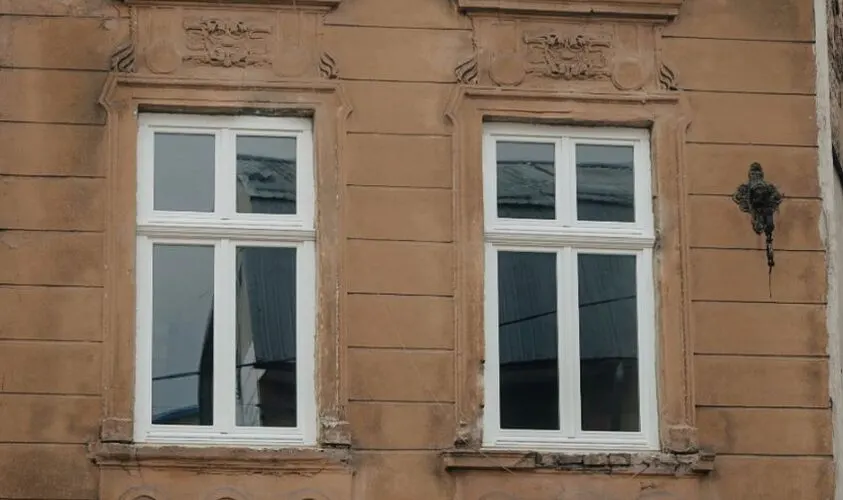Пластикові вікна у пам'ятках: чому львів'яни платять штрафи