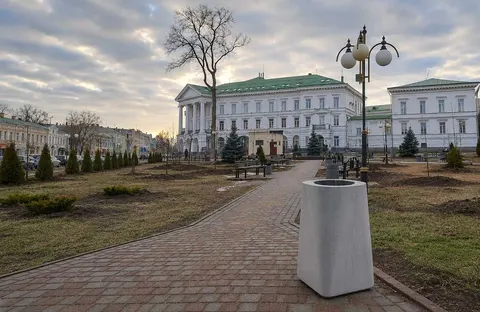 22 бетонні урни за 101 тисячу: що відомо про закупівлю в Полтаві