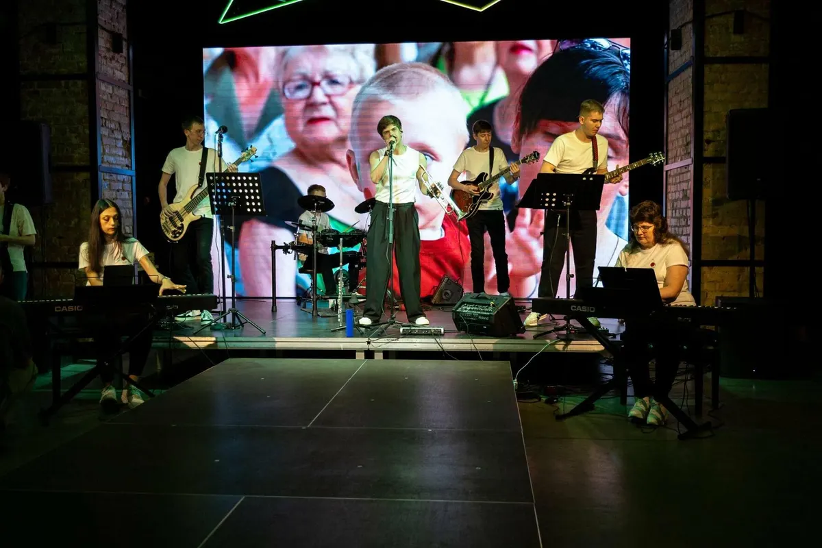 «Ми показали, що ми є»: як Cherry Band повертає народній пісні сучасне звучання