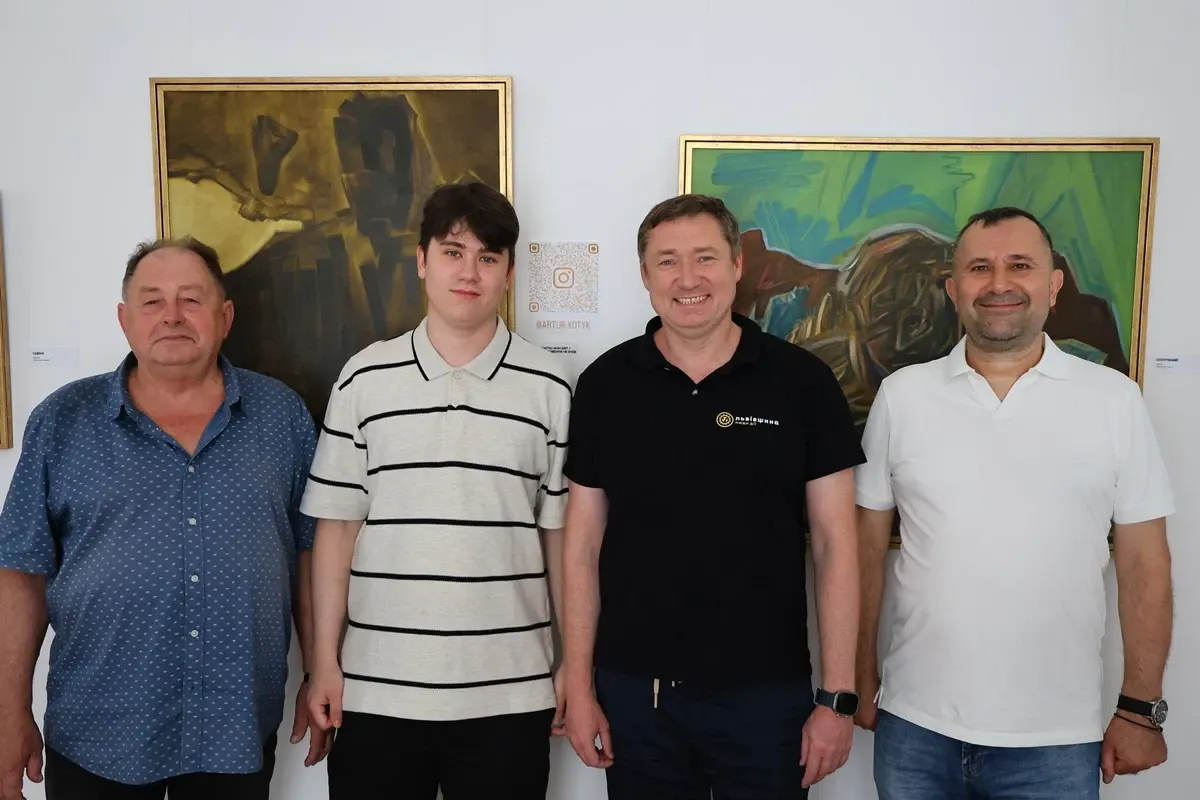 «Рука Провидіння»: у Львові показують 29 полотен Артура Котика про війну