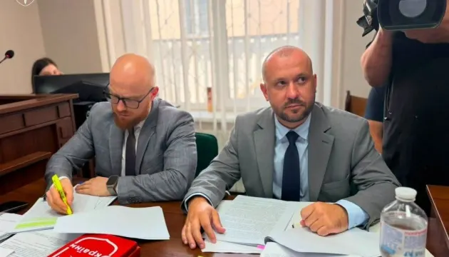 Суд обирає запобіжний захід організатору виставки на Київщині, атакованої РФ