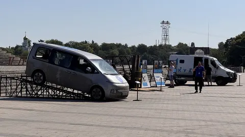 У Дніпрі відкрили виставку «Гуманітарна система під ударом»