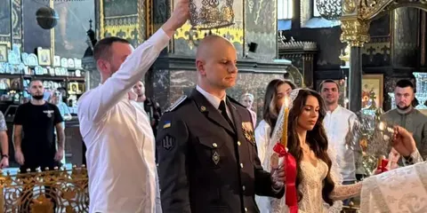 Вінчання на передовій: Євген Карась та Катерина Швиденко одружилися