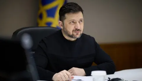 М'яка дипломатія як зброя: Зеленський звернувся до послів